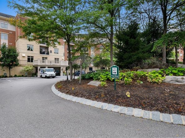 305 Carson Terrace, Huntingdon Valley PA 19006