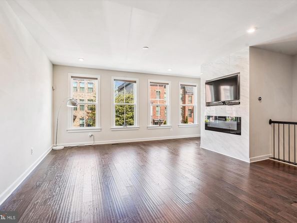 9267 Wood Violet Court, Fairfax VA 22031