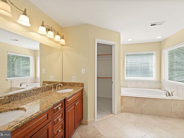 46823 Gunflint Way, Sterling VA 20164