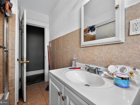 7009 Gillespie Street, Philadelphia PA 19135