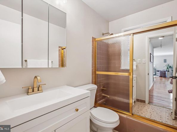 5300 1st Place N, Arlington VA 22203