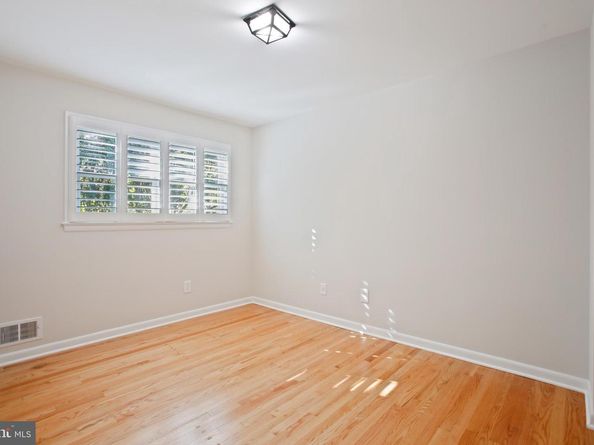 5300 1st Place N, Arlington VA 22203