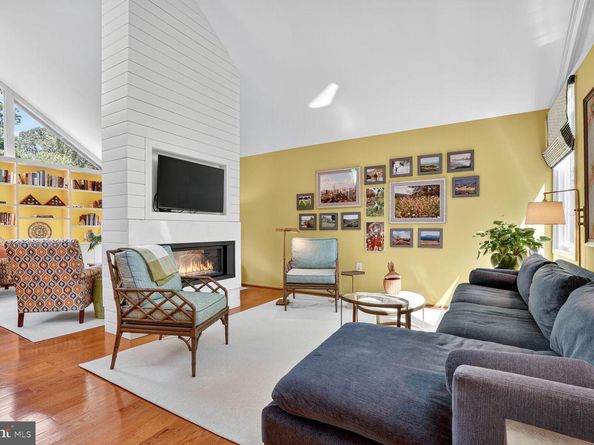 2410 Nottingham Drive, Falls Church VA 22043