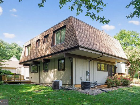2410 Nottingham Drive, Falls Church VA 22043
