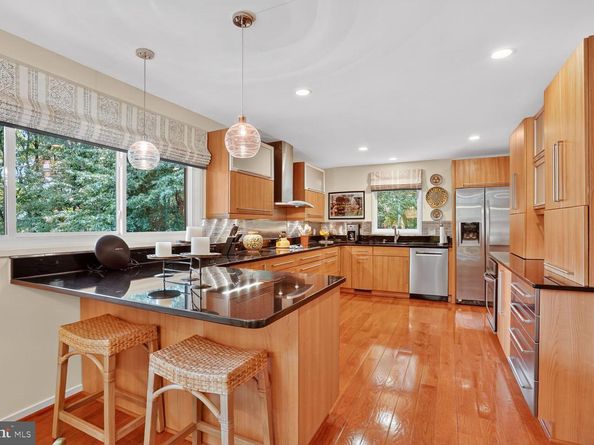 2410 Nottingham Drive, Falls Church VA 22043