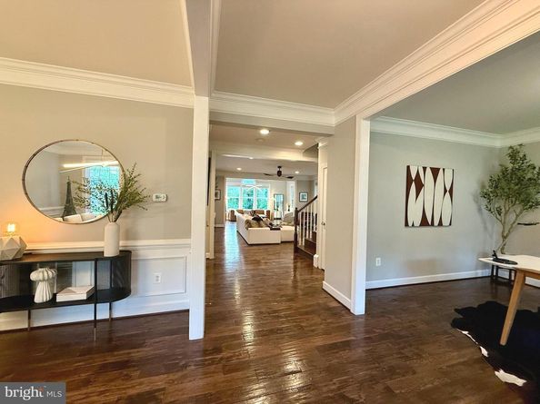 1294 Scotts Run Road, Mclean VA 22102