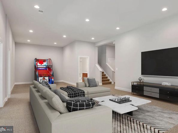 1294 Scotts Run Road, Mclean VA 22102