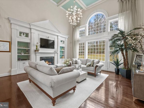 1678 Hunting Crest Way, Vienna VA 22182