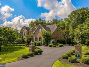 1678 Hunting Crest Way, Vienna VA 22182