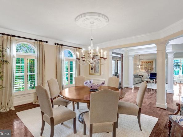 1678 Hunting Crest Way, Vienna VA 22182