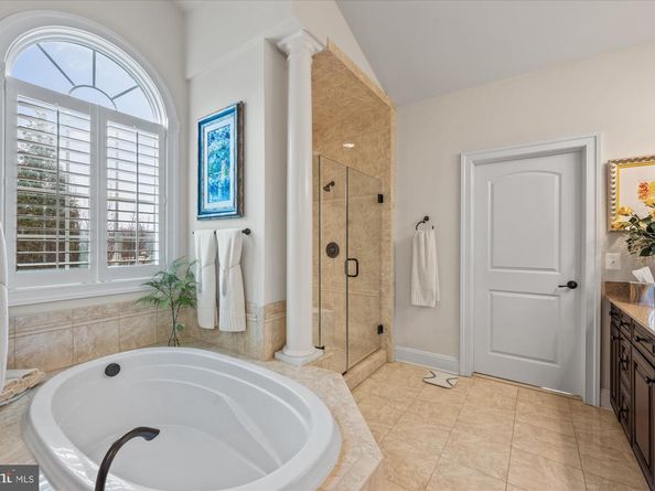 1678 Hunting Crest Way, Vienna VA 22182