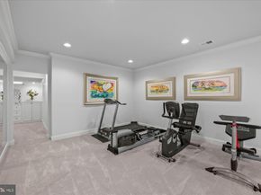 1678 Hunting Crest Way, Vienna VA 22182