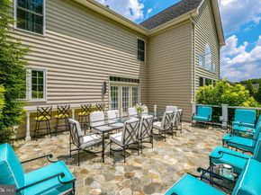 1678 Hunting Crest Way, Vienna VA 22182