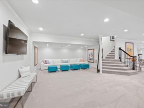 1678 Hunting Crest Way, Vienna VA 22182