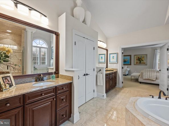 1678 Hunting Crest Way, Vienna VA 22182