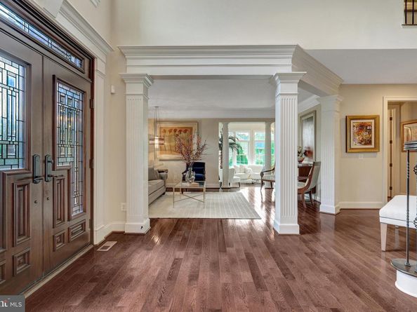 1678 Hunting Crest Way, Vienna VA 22182