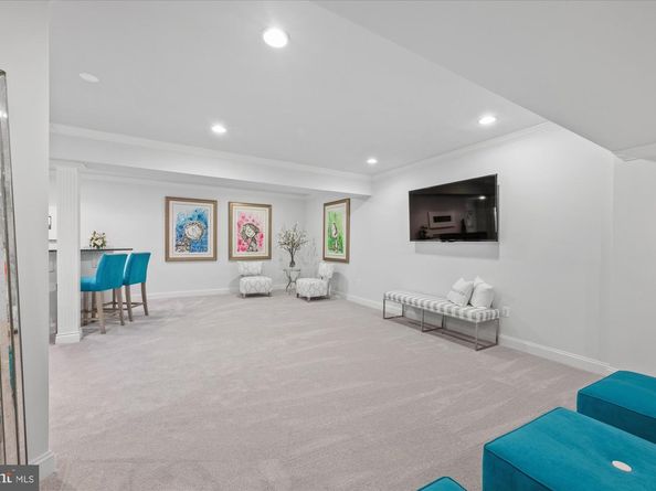 1678 Hunting Crest Way, Vienna VA 22182
