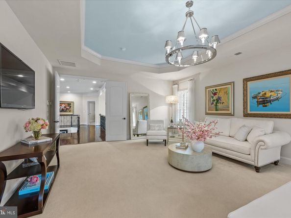 1678 Hunting Crest Way, Vienna VA 22182