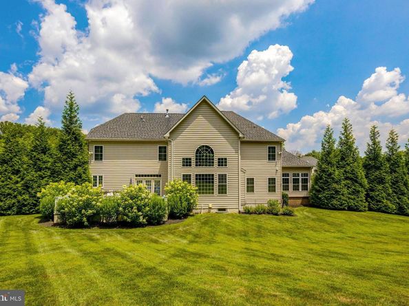 1678 Hunting Crest Way, Vienna VA 22182