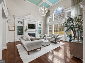 1678 Hunting Crest Way, Vienna VA 22182