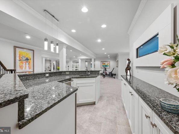 1678 Hunting Crest Way, Vienna VA 22182