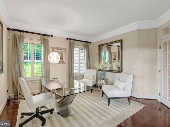1678 Hunting Crest Way, Vienna VA 22182
