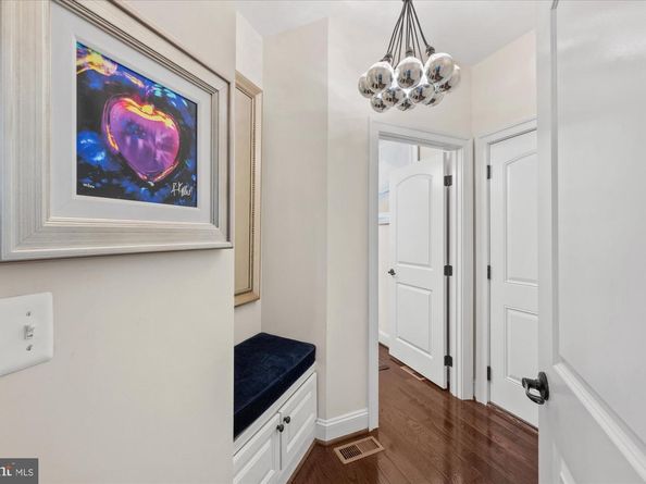 1678 Hunting Crest Way, Vienna VA 22182
