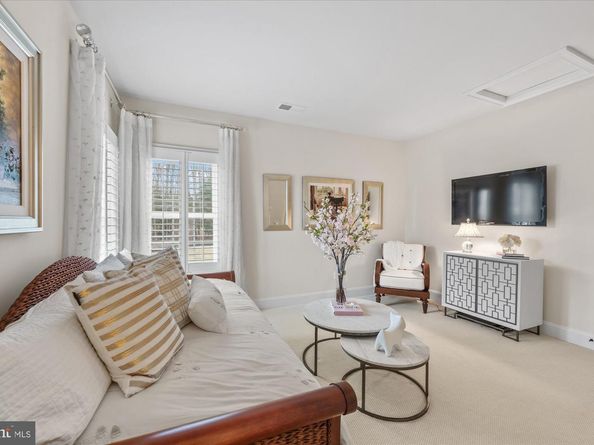 1678 Hunting Crest Way, Vienna VA 22182