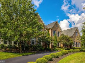 1678 Hunting Crest Way, Vienna VA 22182