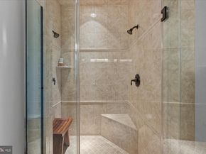1678 Hunting Crest Way, Vienna VA 22182