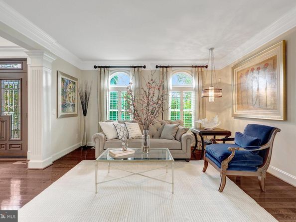 1678 Hunting Crest Way, Vienna VA 22182