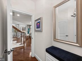 1678 Hunting Crest Way, Vienna VA 22182