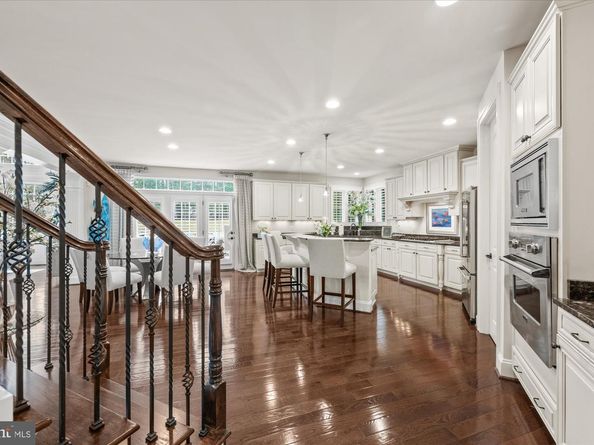 1678 Hunting Crest Way, Vienna VA 22182