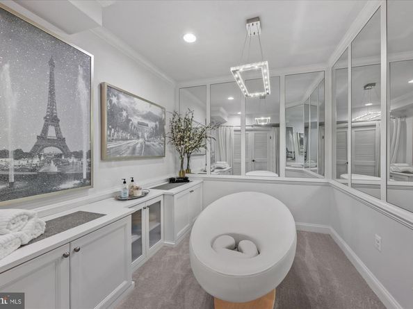 1678 Hunting Crest Way, Vienna VA 22182