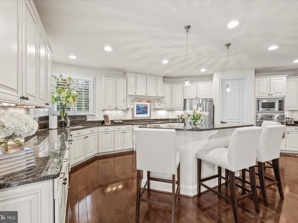 1678 Hunting Crest Way, Vienna VA 22182