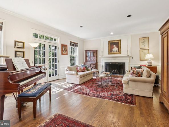 534 W Springfield Avenue, Philadelphia PA 19118