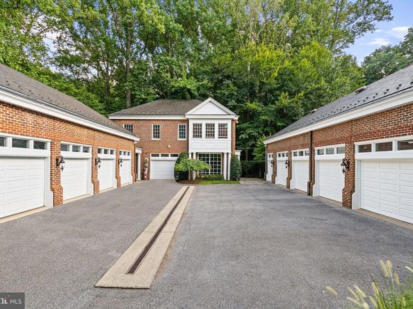 9900 New London Drive, Potomac MD 20854