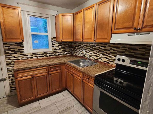 164 W Clarkson Avenue, Philadelphia PA 19120