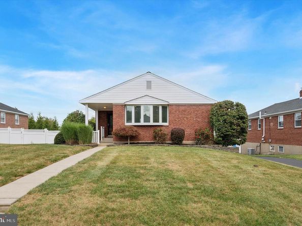 945 Springhaven Road, Springfield PA 19064