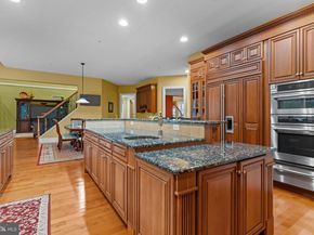 288 Jane Chapman Drive E E, Newtown PA 18940
