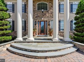 288 Jane Chapman Drive E E, Newtown PA 18940