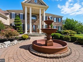 288 Jane Chapman Drive E E, Newtown PA 18940