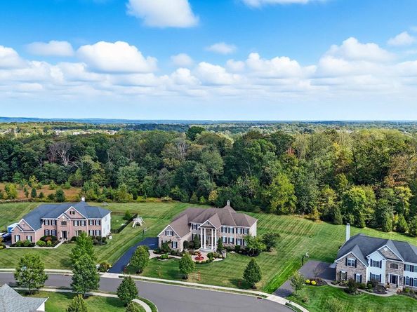 288 Jane Chapman Drive E E, Newtown PA 18940