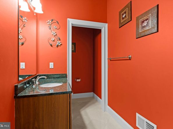 288 Jane Chapman Drive E E, Newtown PA 18940