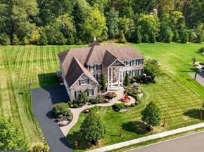288 Jane Chapman Drive E E, Newtown PA 18940