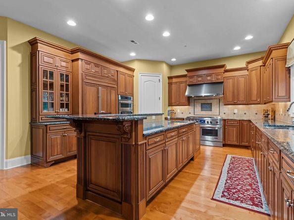 288 Jane Chapman Drive E E, Newtown PA 18940