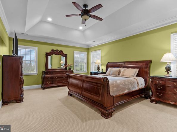 288 Jane Chapman Drive E E, Newtown PA 18940