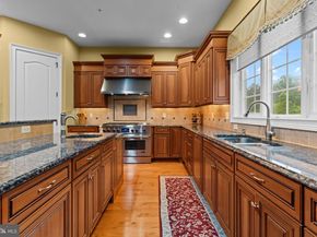 288 Jane Chapman Drive E E, Newtown PA 18940