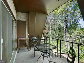 11603 Vantage Hill Road 22C, Reston VA 20190