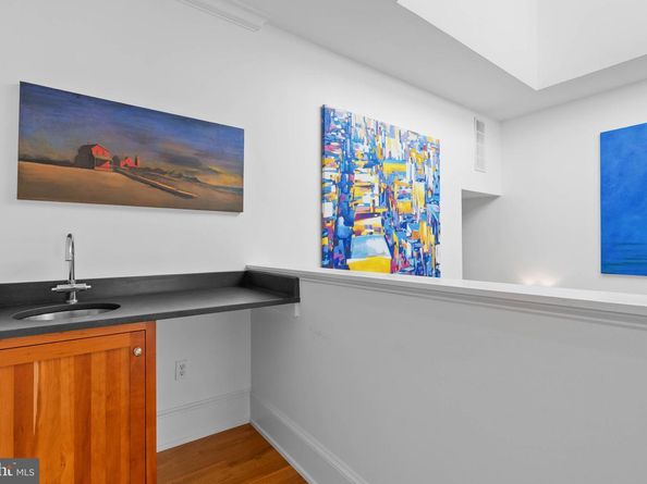 2019 Rittenhouse Square, Philadelphia PA 19103